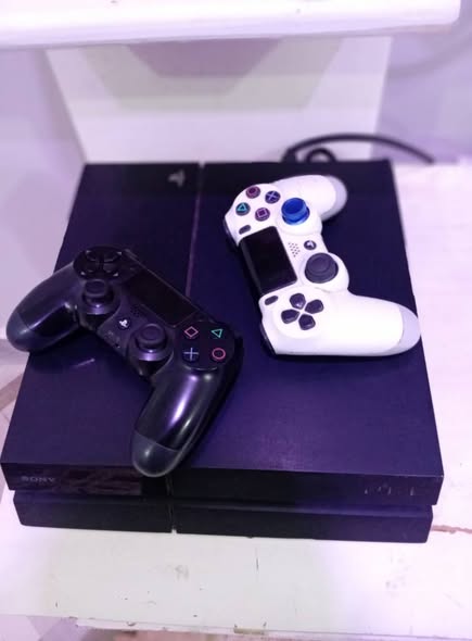 Ps4 fat. Games za Kutosha Pad Mbili