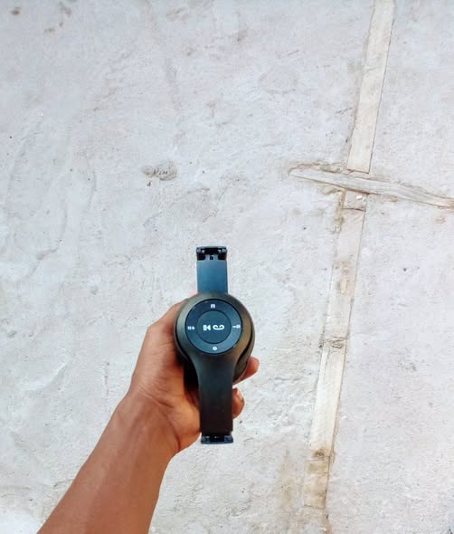 Headphones Mpya & Ear pods Mpya Zenye Kamba