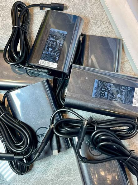 DELL ORIGINAL TYPE C ADAPTER