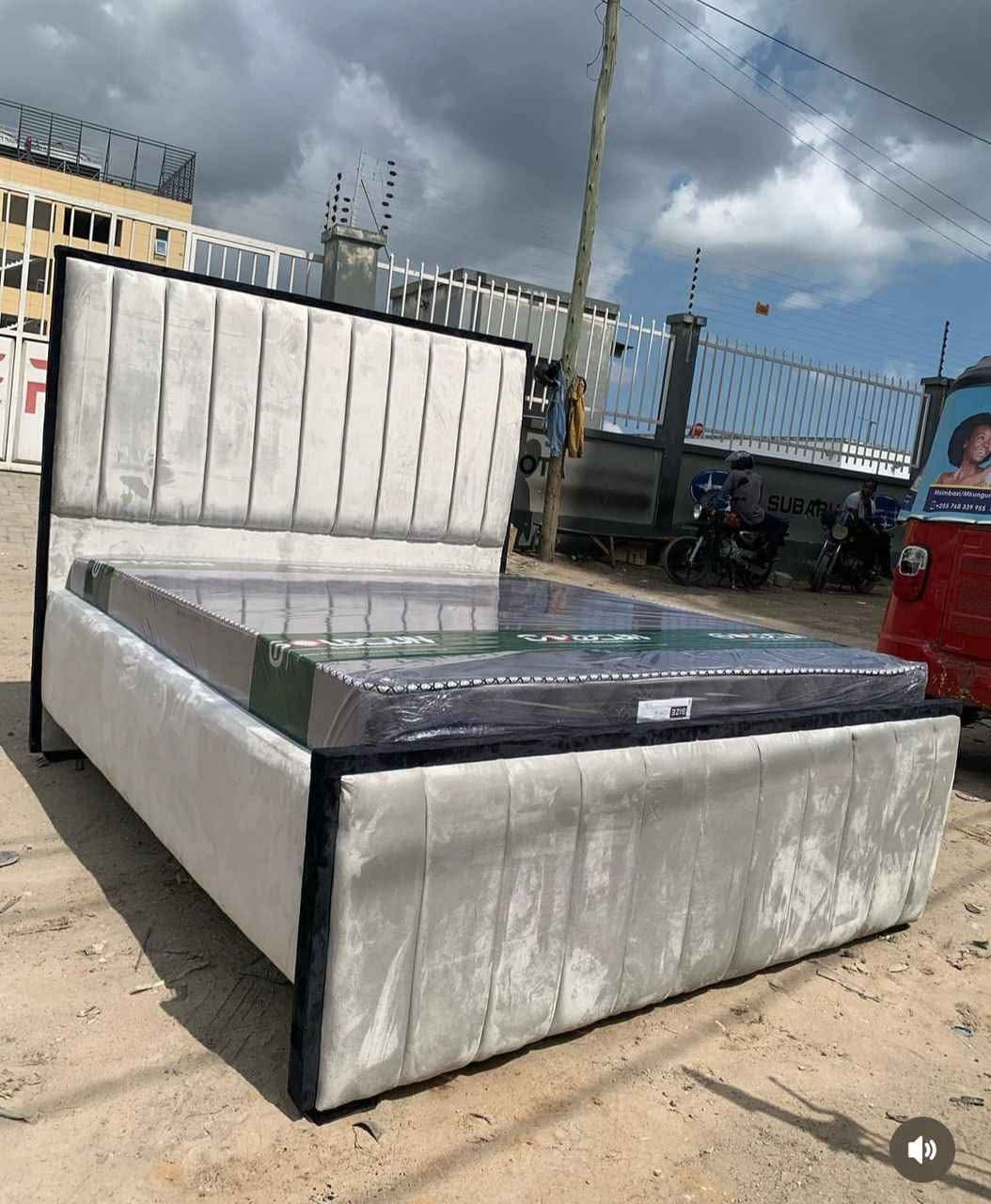 KITANDA BEDSOFA MPYA 5X6