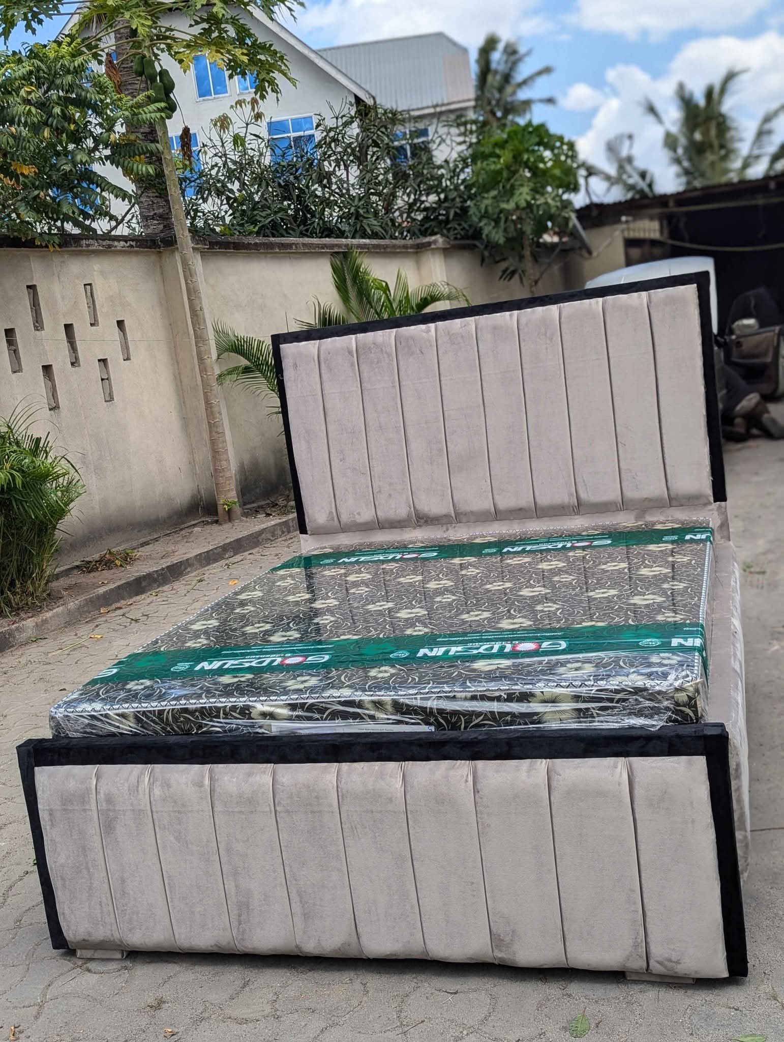 KITANDA BEDSOFA MPYA 5X6