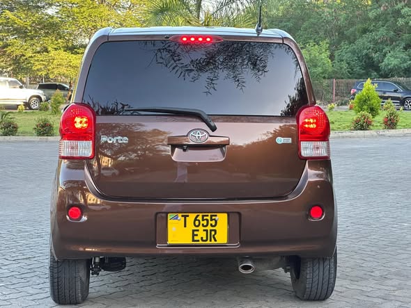 TOYOTA PORTE NEW MODEL