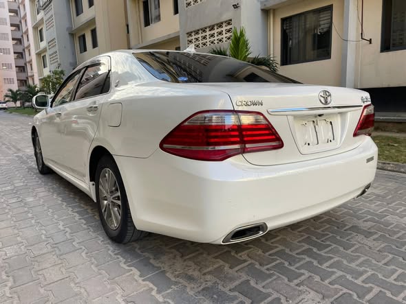 TOYOTA CROWN ROYAL – NEW MODEL! 🔥