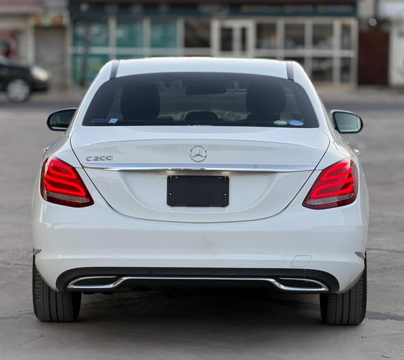 MERCEDES BENZ C200 2015