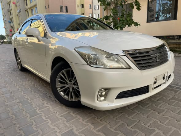 TOYOTA CROWN ROYAL – NEW MODEL! 🔥