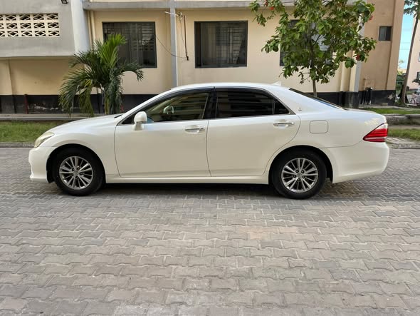 TOYOTA CROWN ROYAL – NEW MODEL! 🔥