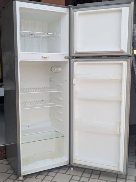 WEST POINT DOUBLE DOOR FRIDGE LITA 200