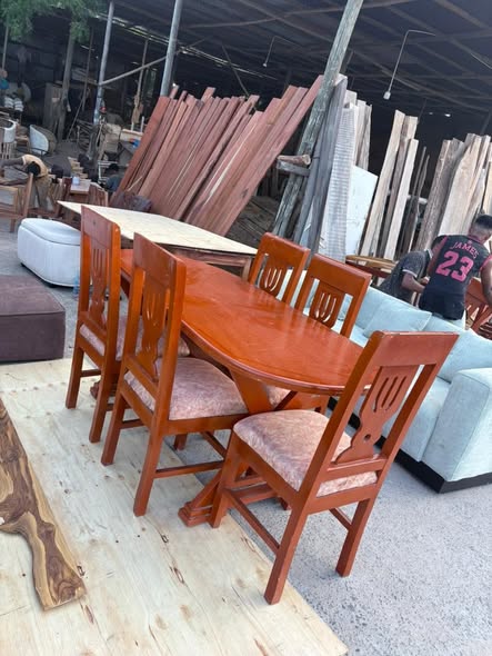 Dining Table Mninga Pure