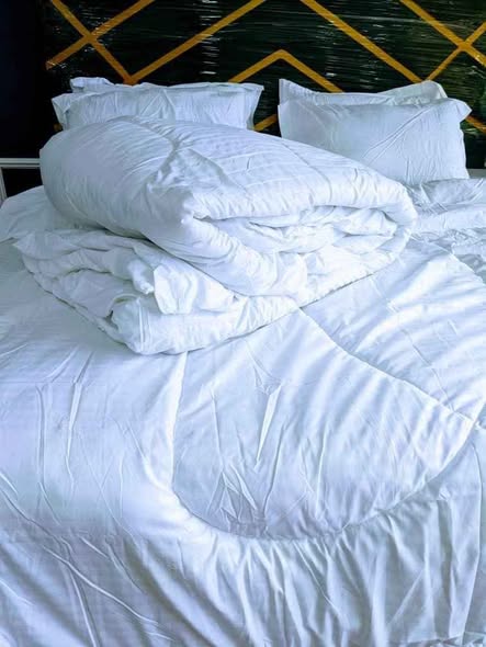 Duvet Set Nyeupe Ina Shuka 1 Foronya 2 Size 7/6