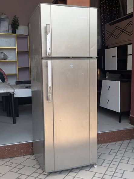 WEST POINT DOUBLE DOOR FRIDGE LITA 200