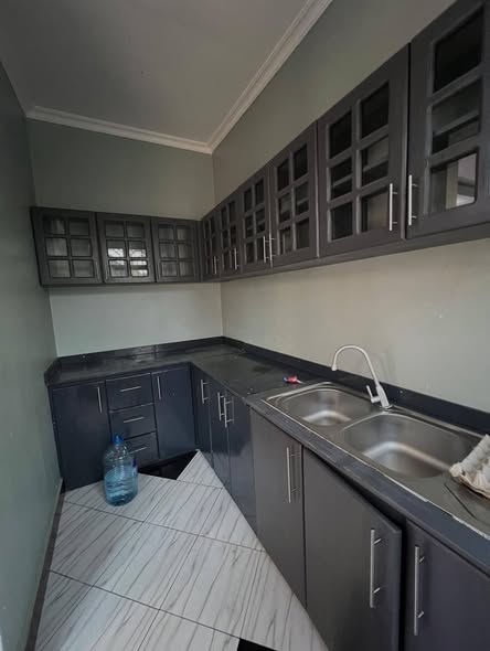 Standalone Apartment, Nyumba inayojitegemea yenyewe ndani ya fence