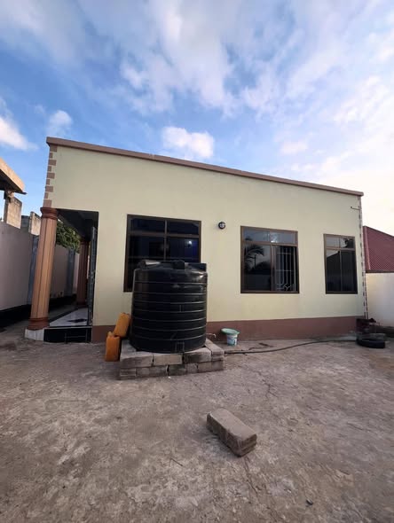 Standalone Apartment, Nyumba inayojitegemea yenyewe ndani ya fence