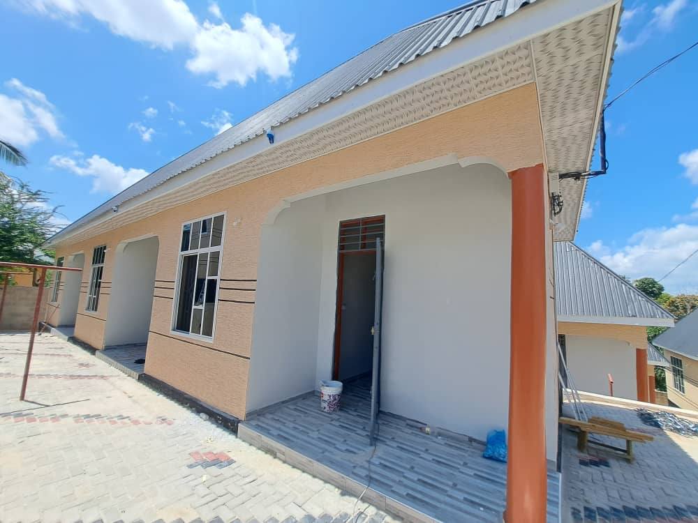 APARTMENT MPYAA! ZINAPANGISHWA ZIPO 3 NDANI YA FENCE MOJA