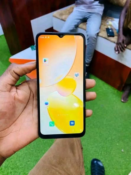 Infinix hot 12 GB 64 !