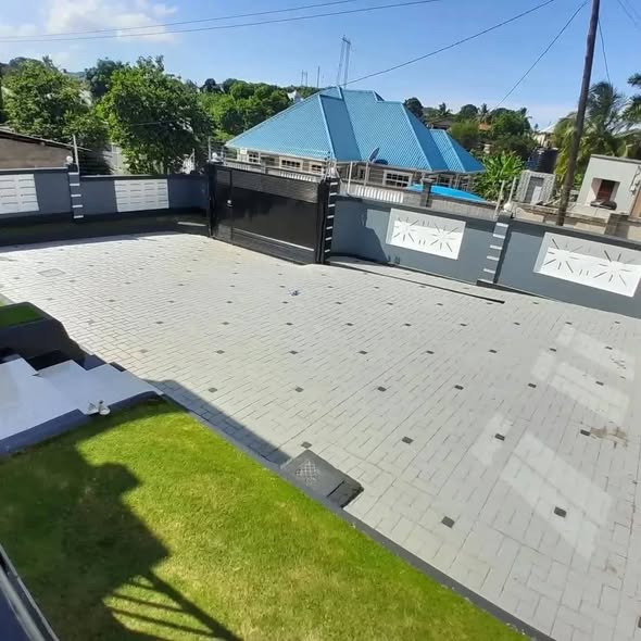 APARTMENT YA KISASA INAPANGISHWA MBEZI YA MAGARI SABA