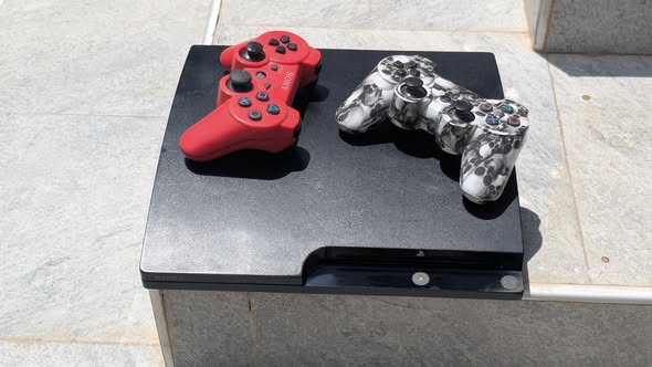Playstation 3 Iko na Pad Mbili Games 5