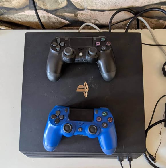 PS4 PRO 1TB