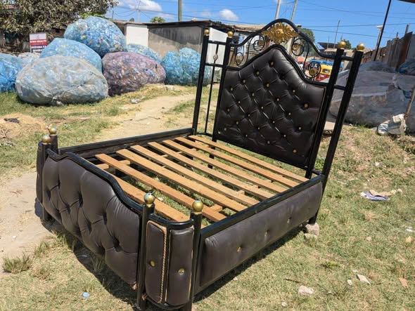 BED SOFA YA CHUMA 5 kwa 6