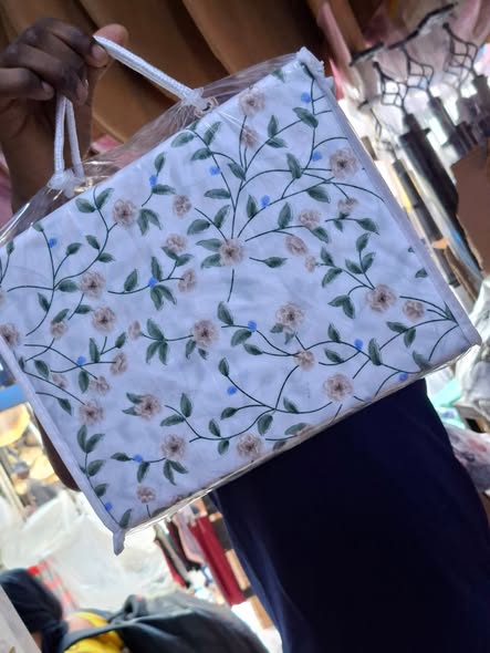 SHUKA ZA MAUA ZA BOX