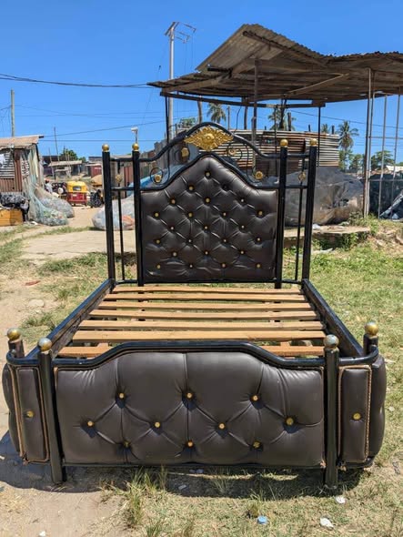 BED SOFA YA CHUMA 5 kwa 6