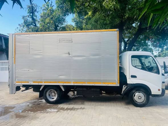🚛 TOYOTA DYNA 2006 – DIESEL 3.5 TONS