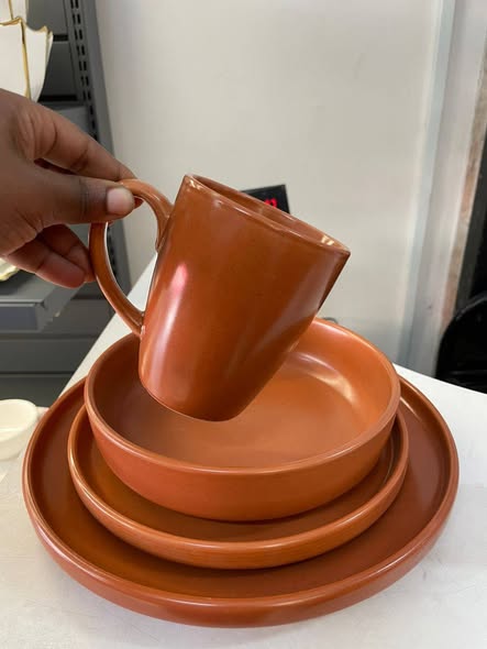 Vyombo jumla na reja reja