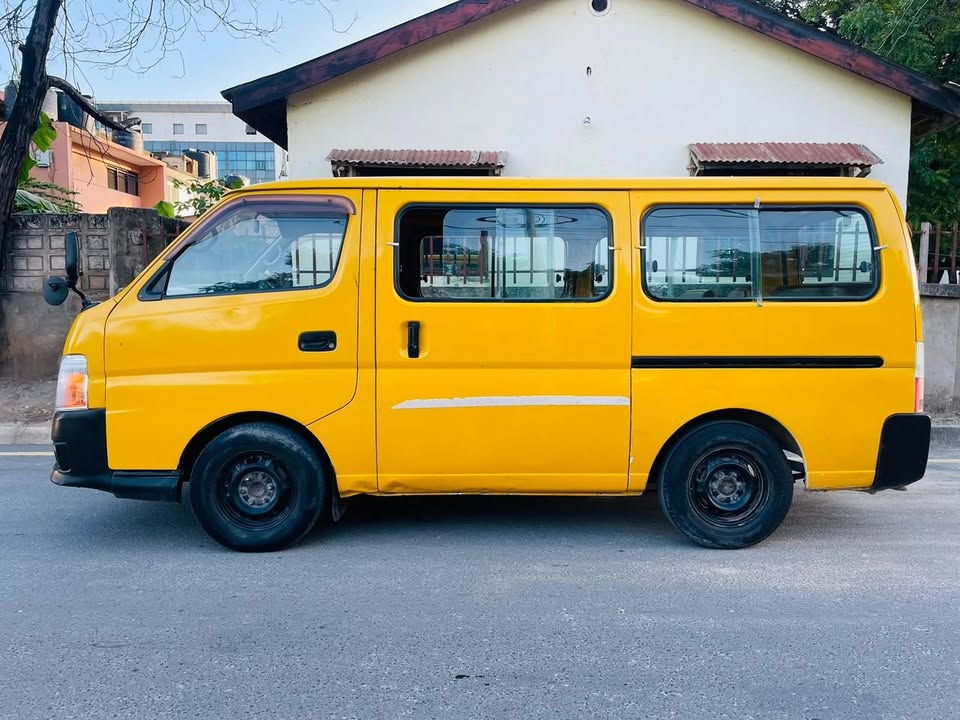 NISSAN CARAVAN SCHOOL VAN
