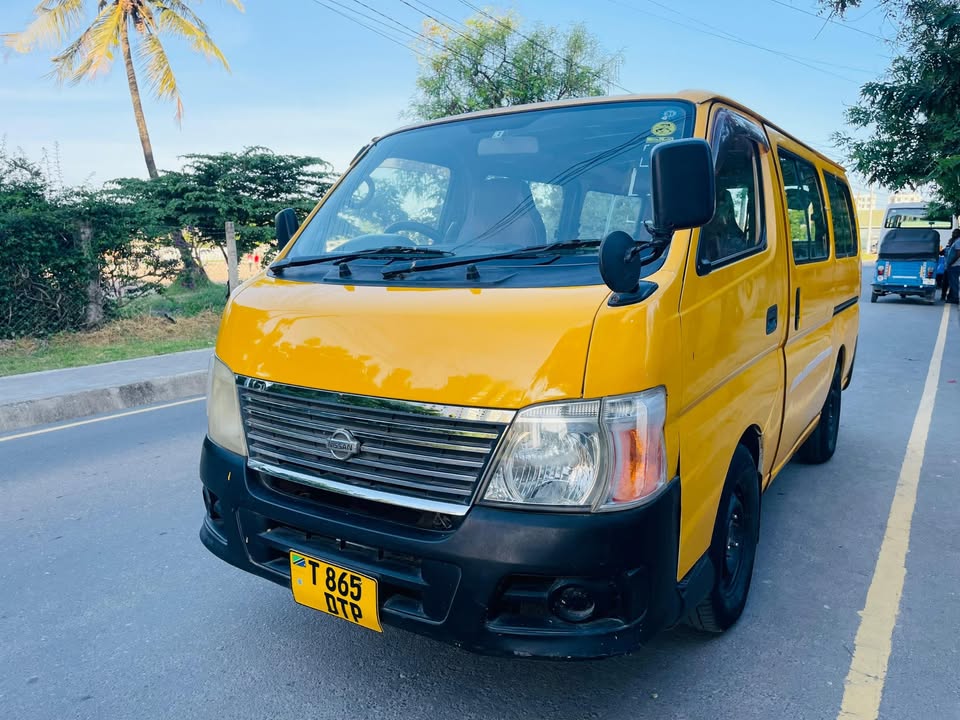 NISSAN CARAVAN SCHOOL VAN