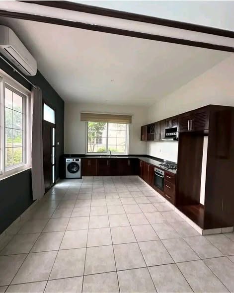 Luxury Villa for Sale in Bahari Beach, Dar es salaam