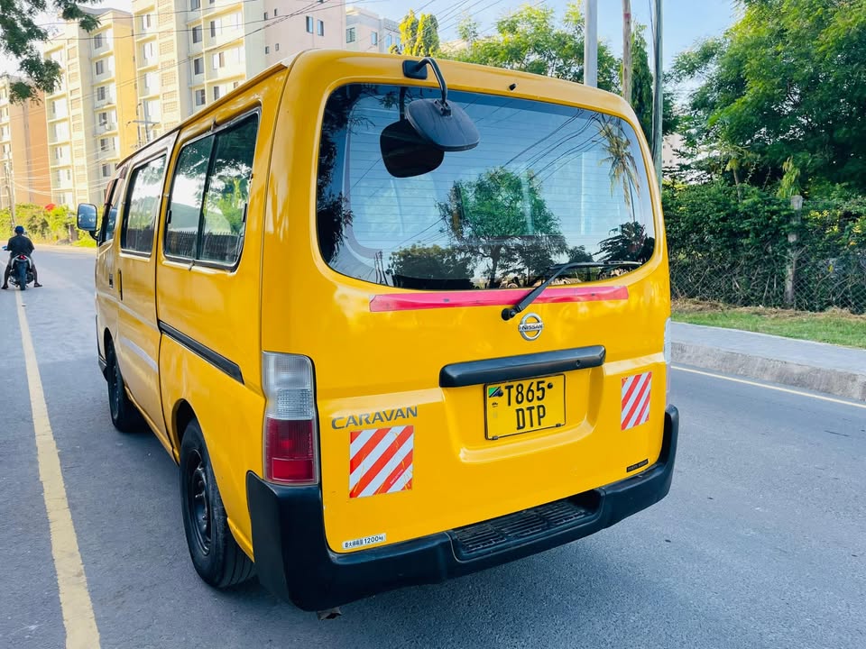 NISSAN CARAVAN SCHOOL VAN