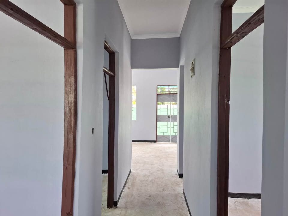 NYUMBA INAUZWA CHANIKA MTAA WA ZINGIZIWA