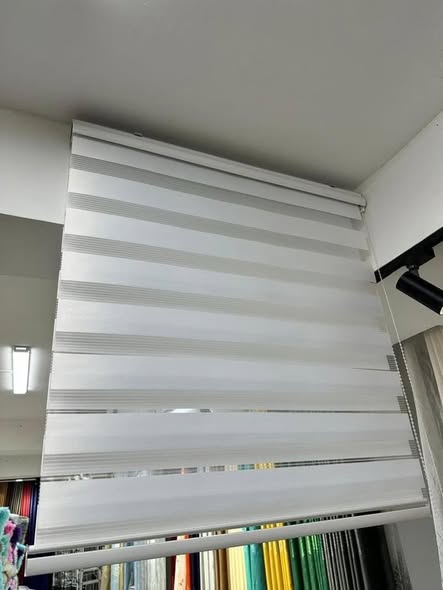 Pendezesha Ofisi/Jiko kwa Pazia Nzuri Imara