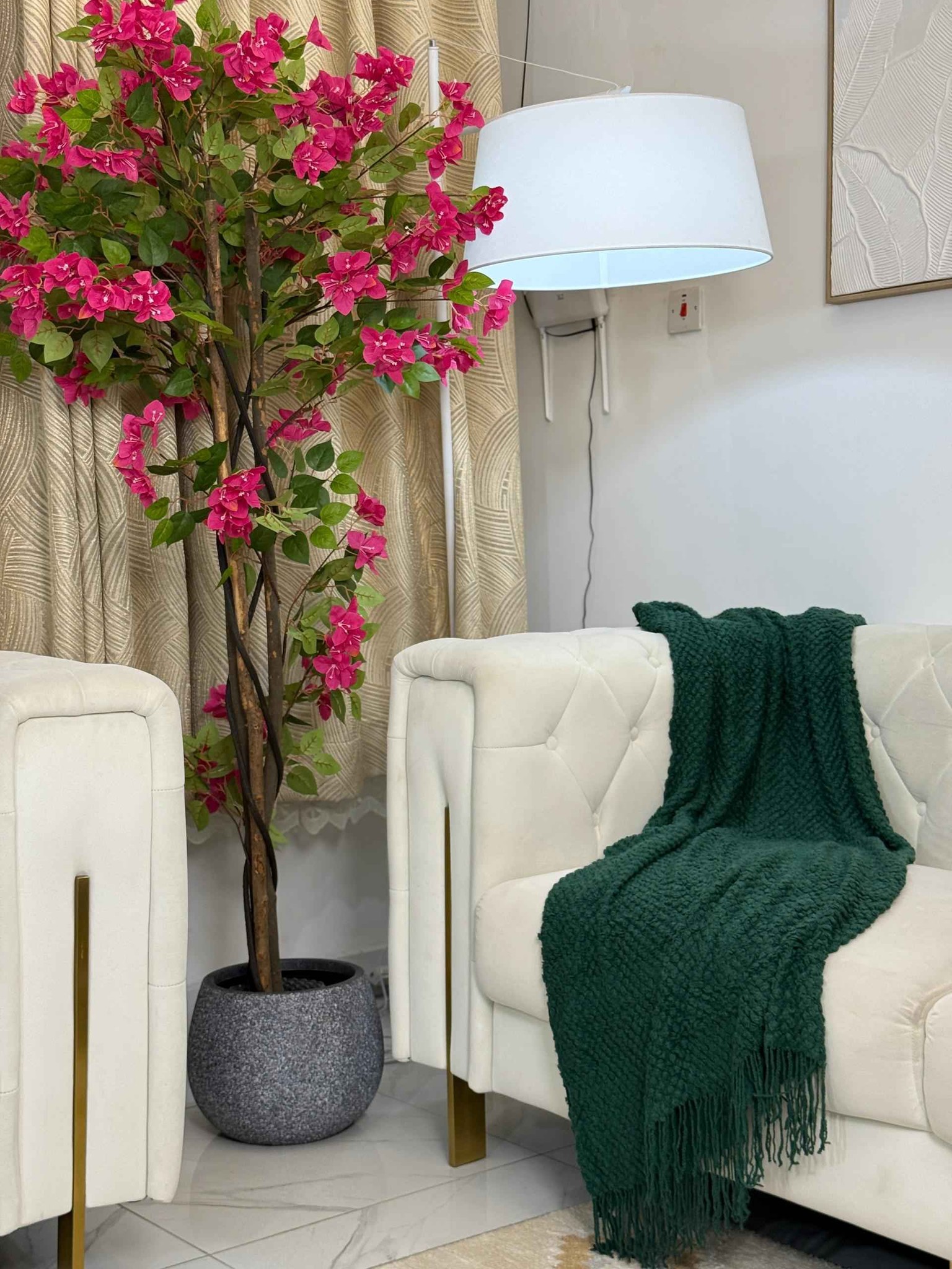 Maua ya Kuweka Katika Kona ya Nyumba