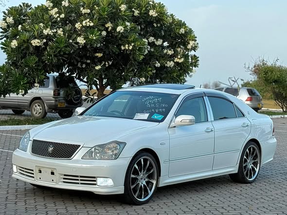 CROWN ATHLETE (CHESIS)