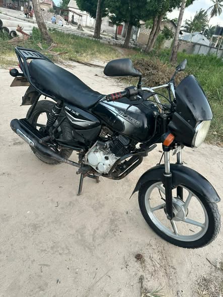 Boxer BM 125. Baruti Sana!!
