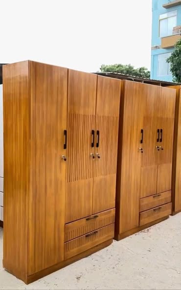 Makabati ya Nguo Milango Milango Mitatu