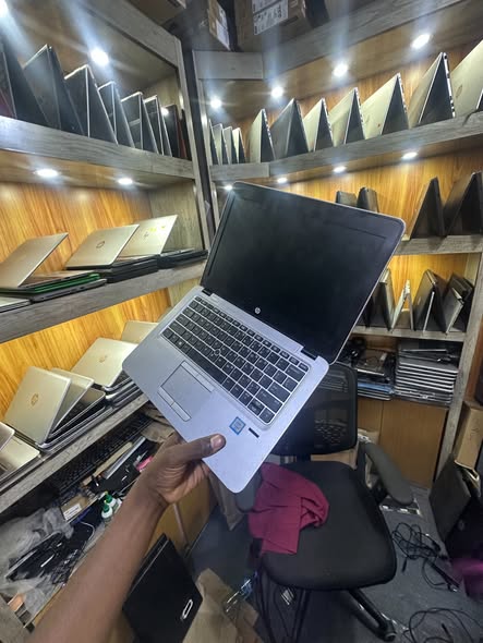 HP 820 6 gen core i5