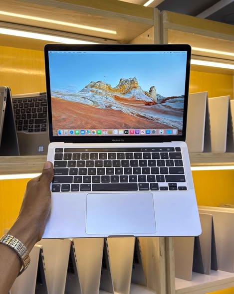 MacBook Pro 13” 2020 (M1 chip) With Touchbar