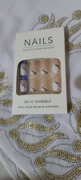 Nauza Kucha Bandia. 24 kwenye Pakti Moja