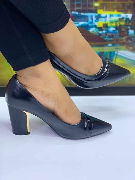 Wauzaji wa Viatu Vizuri vya Kike