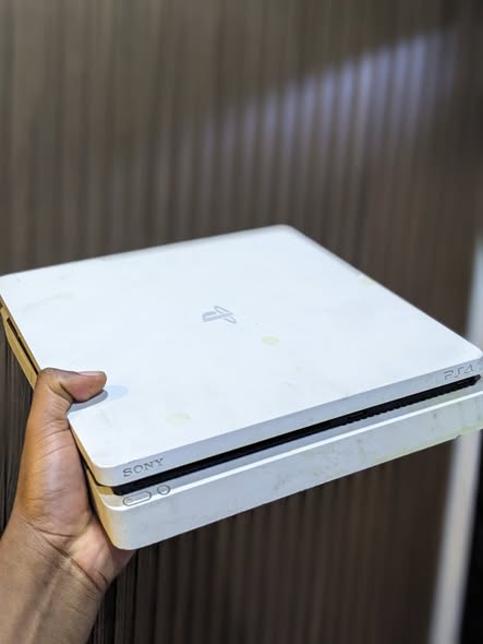 Playstation 4 Slim Mpya!