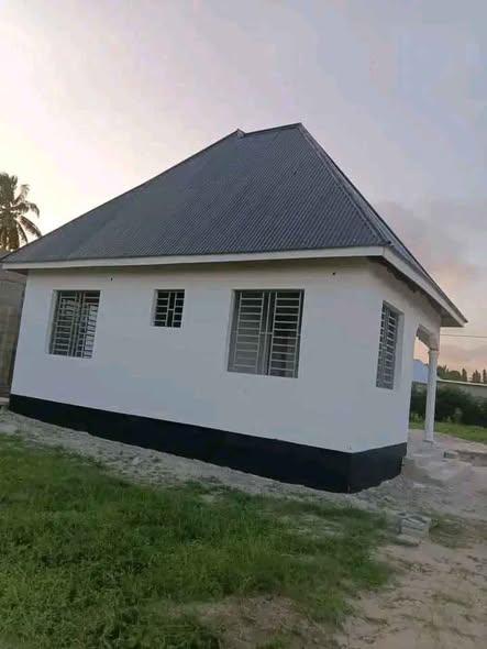 NYUMBA INAUZWA. IPO CHANIKA_MWISHO