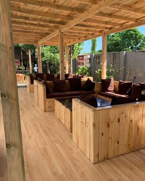 Kwa Ujenzi wa Restaurant | Pergola | Pub | Bar