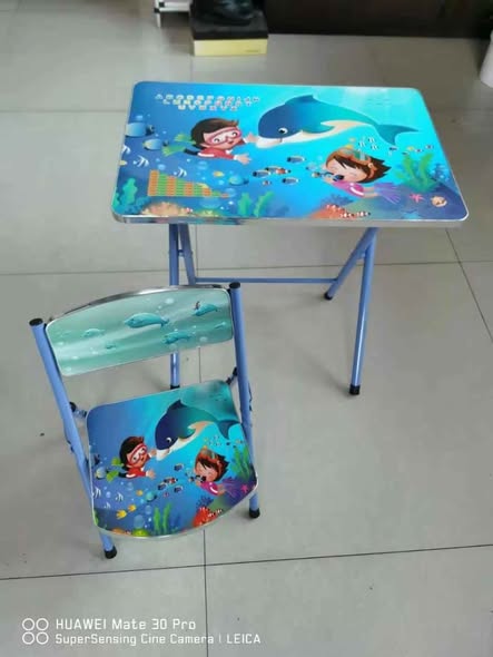 Meza na Viti vya Watoto yenye Michoro ya Katuni