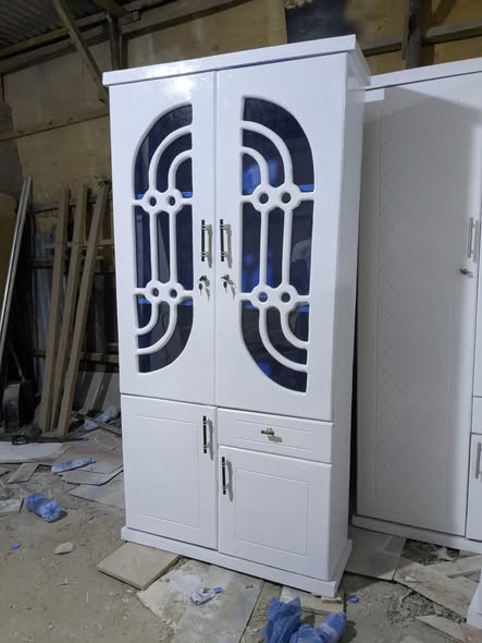 KABATI ZA VYOMBO BEI POAA SANA