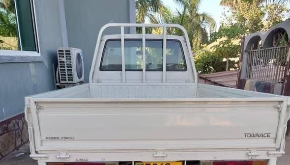 TOYOTA TOWNACE INAUZWA 🚗