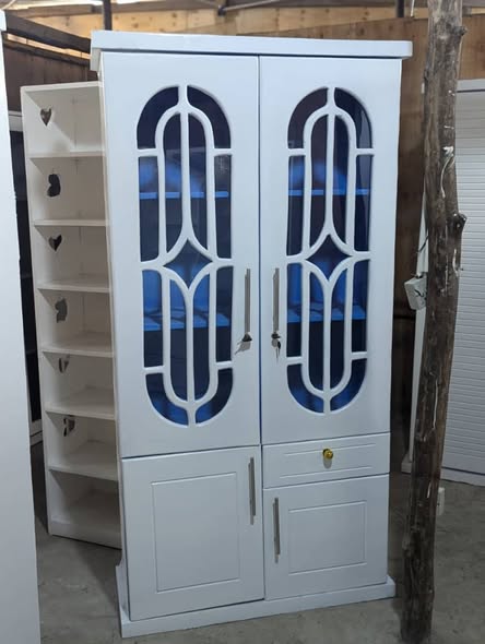 KABATI ZA VYOMBO BEI POAA SANA