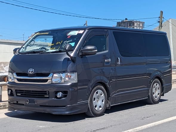 TOYOTA HIACE QUANTARM