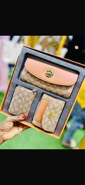 Ladies Wallet Set !!