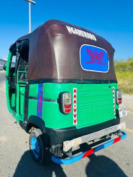 Bajaji Tvs King Deluxe. Nzuri Sana